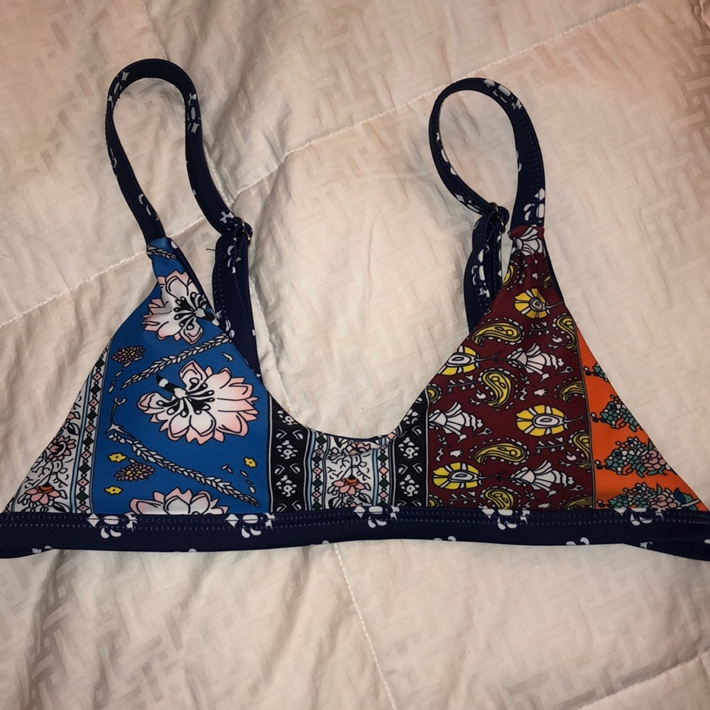 PATTERNED BIKINI TOP